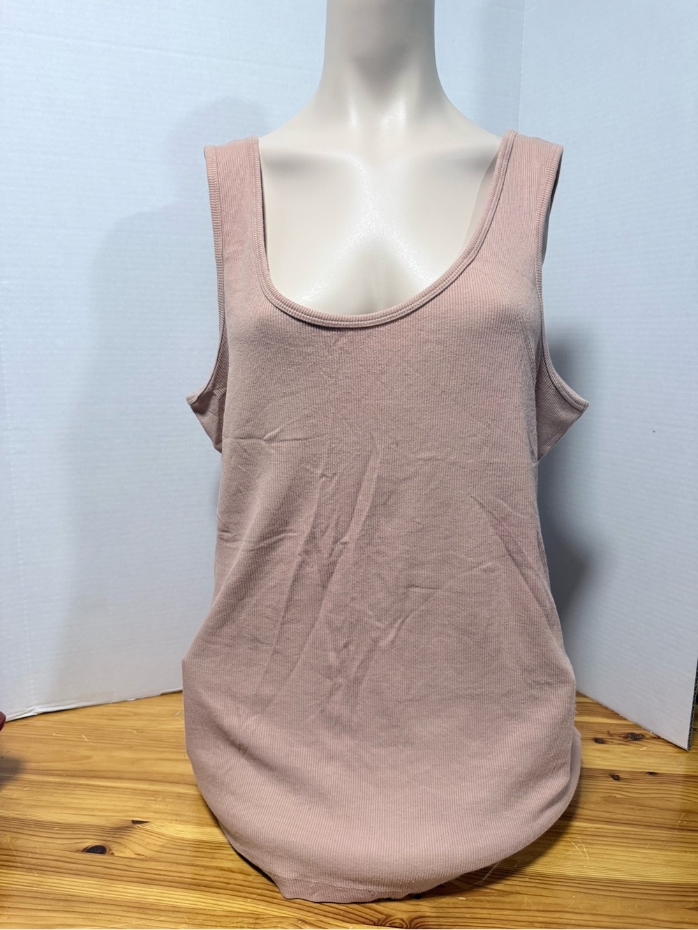 Denver Hayes Scoop Neck Ribbed Tank - Dusty cream/tan